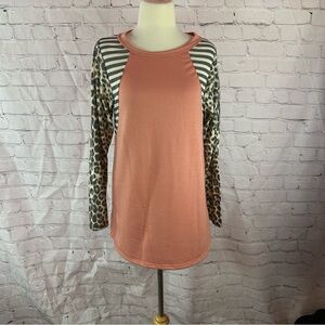 NWT lovely J boutique Leopard print Striped contrast Sleeve Womens Top boho plus